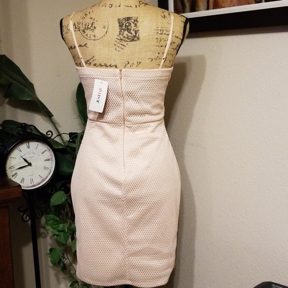 JUSTFAB EYELET BODYCON DRESS - Picture 3 of 7